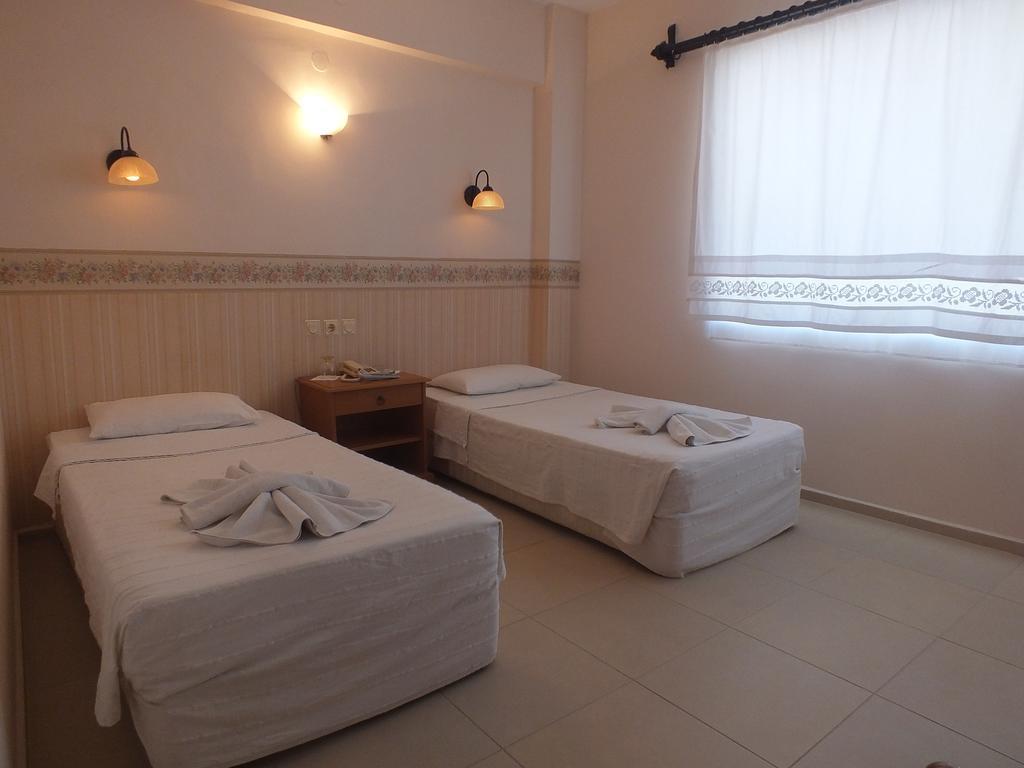 كوشاداسيه Hotel Dorukhan الغرفة الصورة