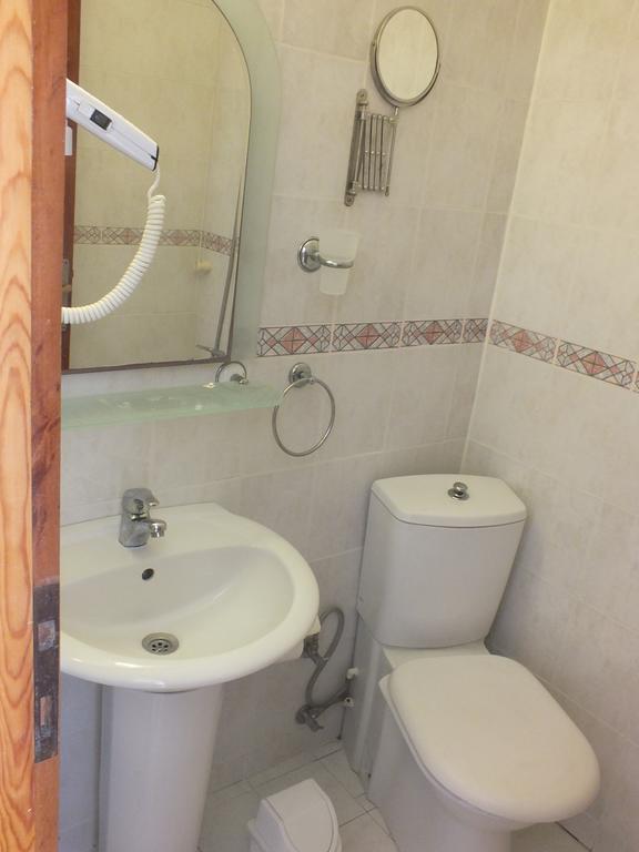 كوشاداسيه Hotel Dorukhan الغرفة الصورة